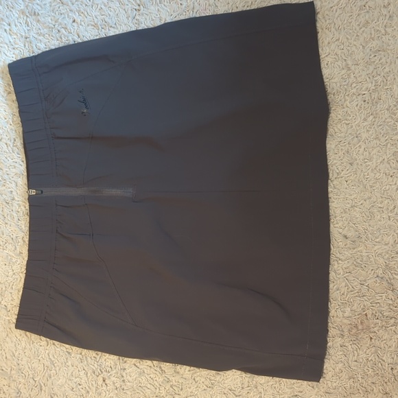 Woolrich Green grey khaki skirt skort with shorts, pockets, zip s small - Picture 6 of 8